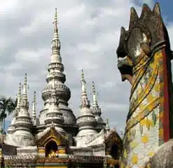 Stupa de Damenglong 大勐龙白塔